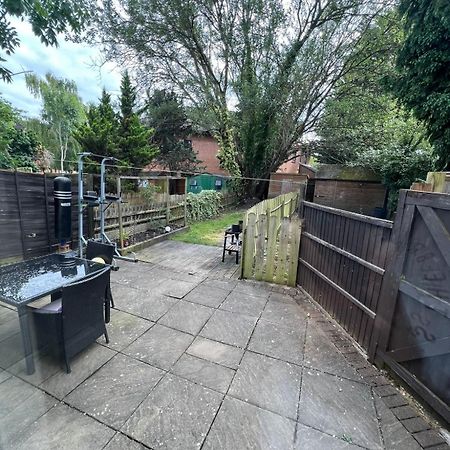 20Mins To Bakerst, Harry Potter & Wembley Stadium! Apartamento Northwood  Exterior foto